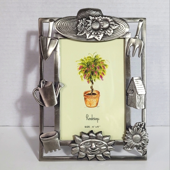 Gorgeous Gardening Theme Pewter Picture Frame NWOB Holds a 4X6 Photo - Picture 1 of 7
